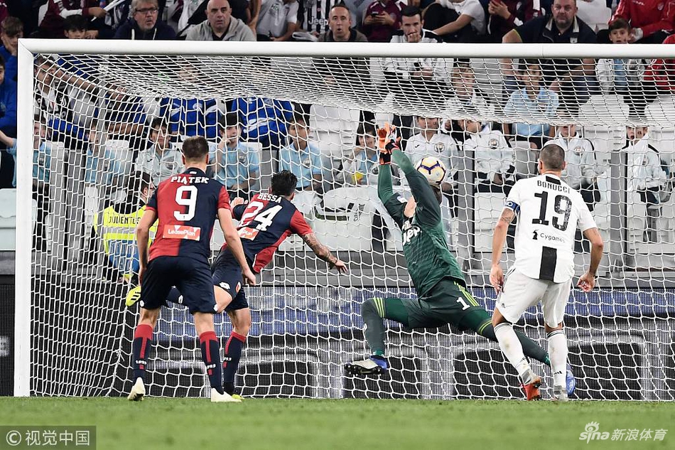 尤文后防线走神致丢球