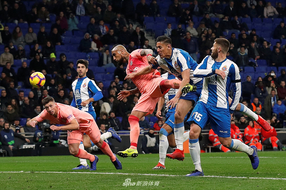 比达尔强悍头槌