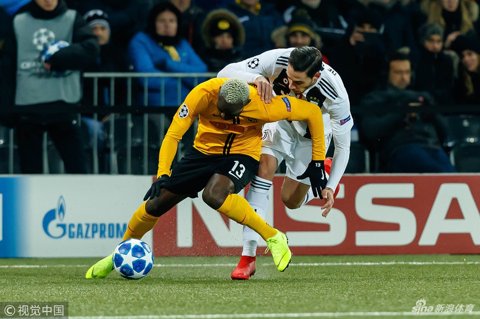 德西利奥被撞趴