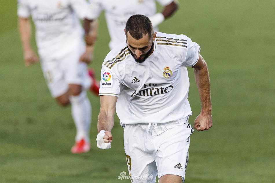 [西甲]皇马2-1比利亚雷亚尔 豪取10连胜夺冠