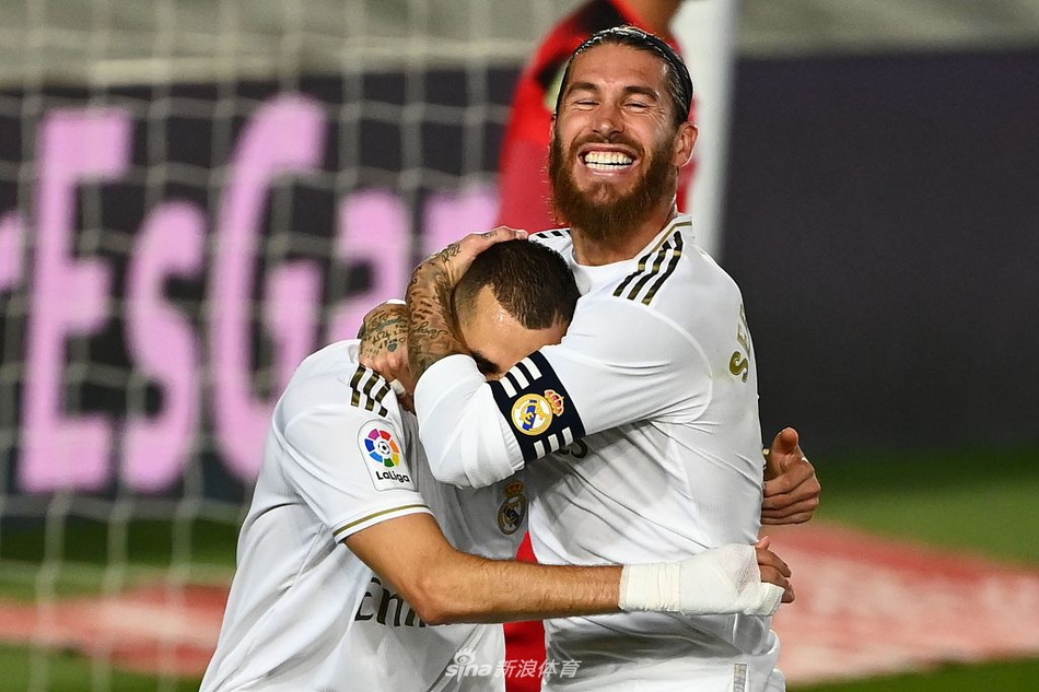 [西甲]皇马2-1比利亚雷亚尔 豪取10连胜夺冠