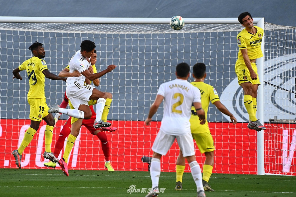 [西甲]皇马2-1比利亚雷亚尔 豪取10连胜夺冠