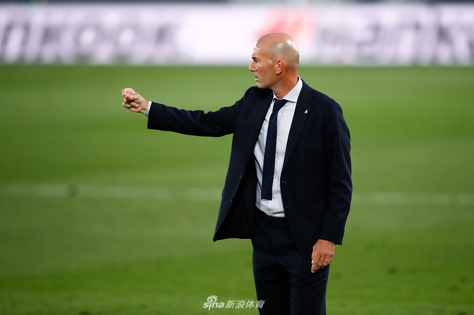 [西甲]皇马2-1比利亚雷亚尔 豪取10连胜夺冠