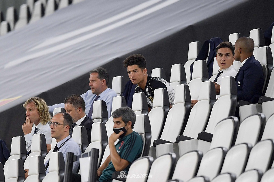 [意甲]尤文1-3罗马 主场捧杯狂欢