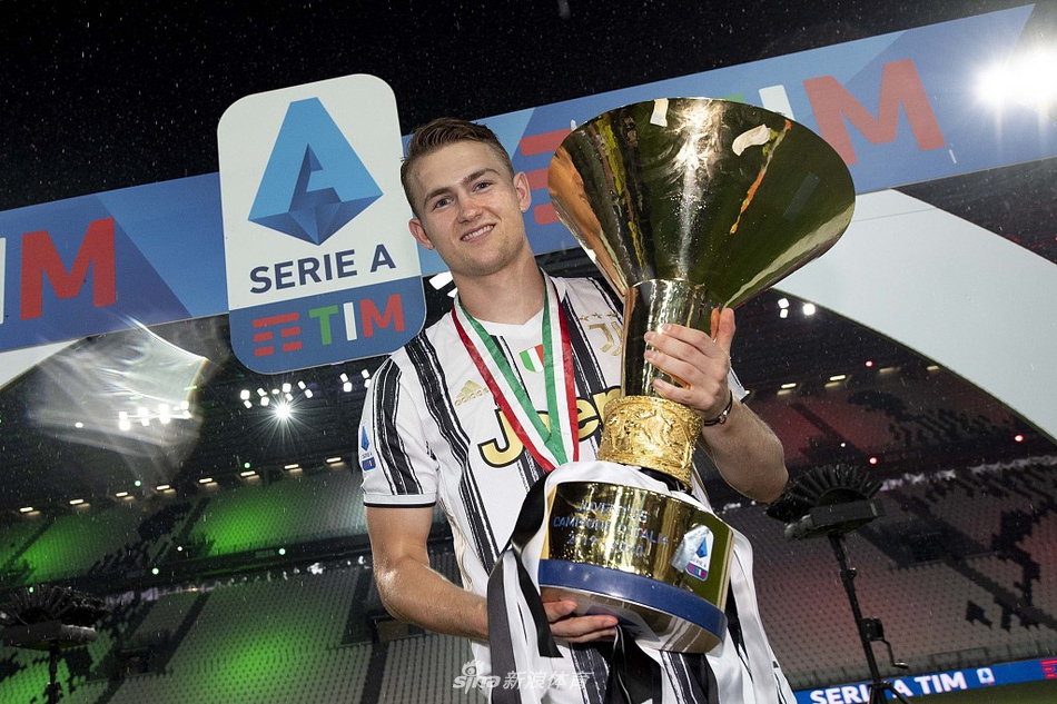 [意甲]尤文1-3罗马 主场捧杯狂欢