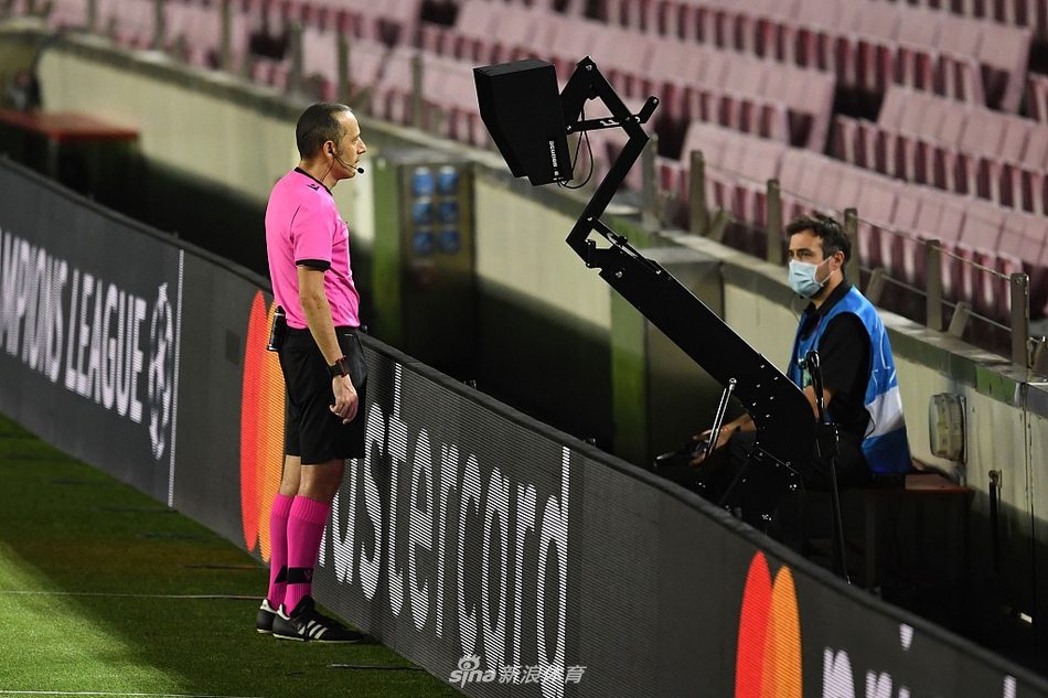 [欧冠]巴萨3-1那不勒斯 梅西天神下凡