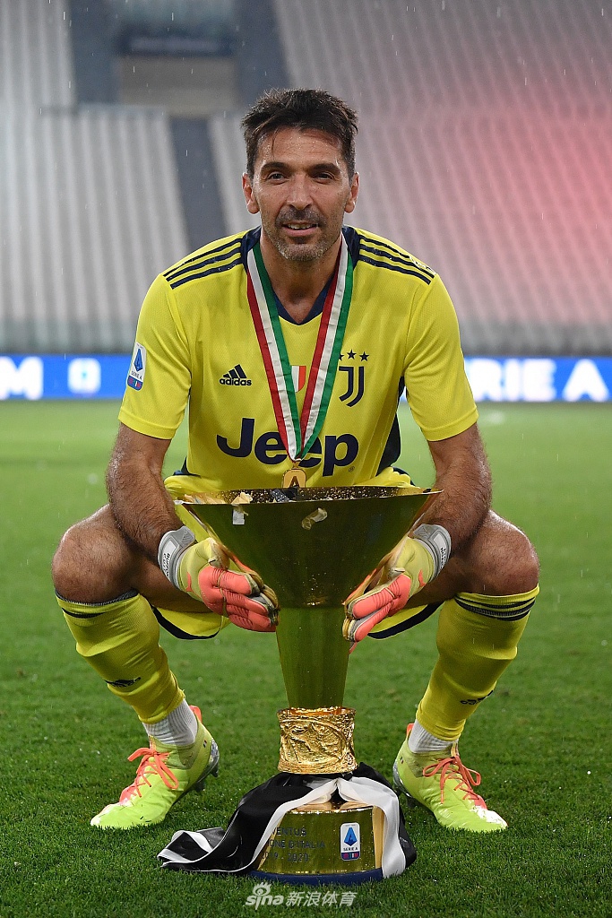 [意甲]尤文1-3罗马 主场捧杯狂欢