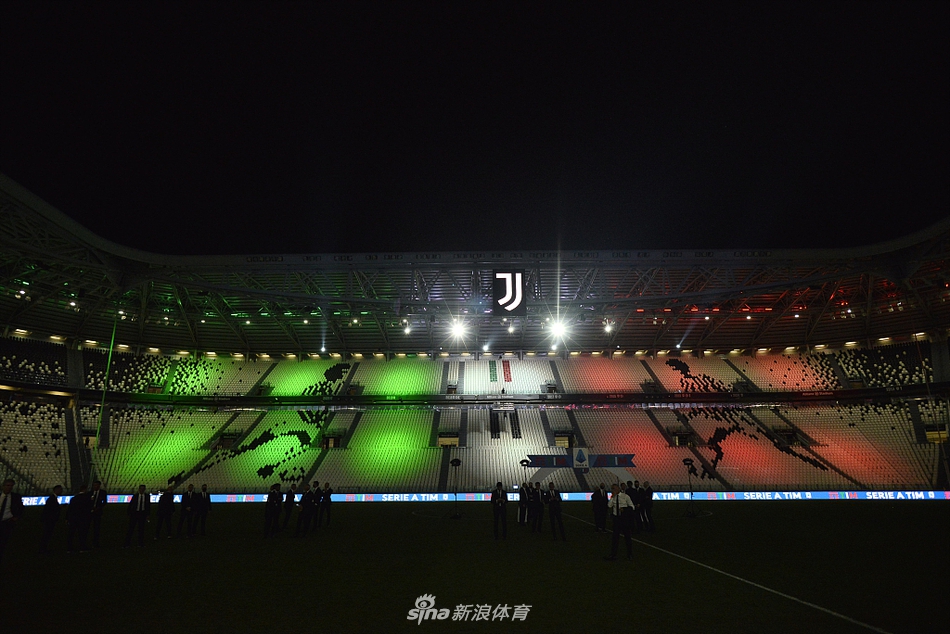 [意甲]尤文1-3罗马 主场捧杯狂欢