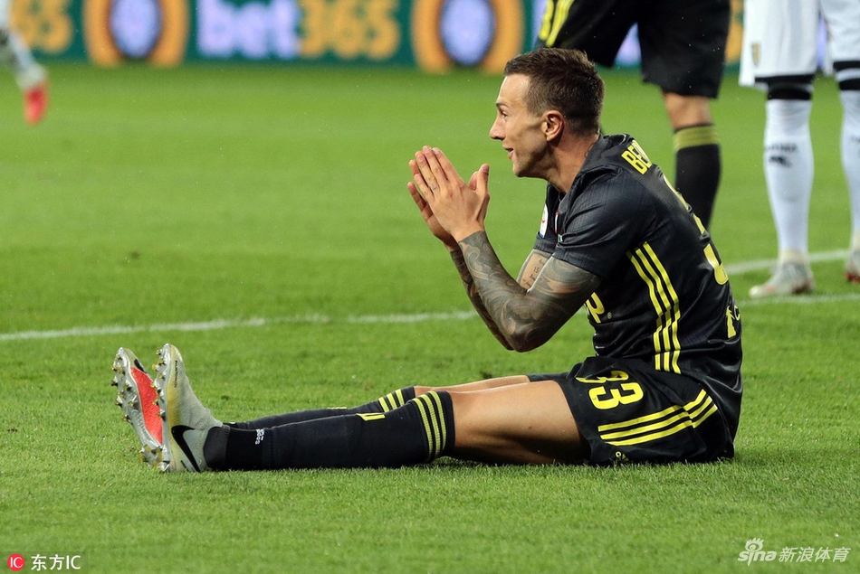 贝尔纳代斯基被判假摔