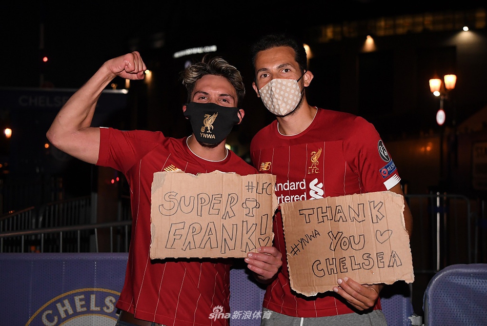 终于等到30年后的这一天！利物浦彻底疯狂