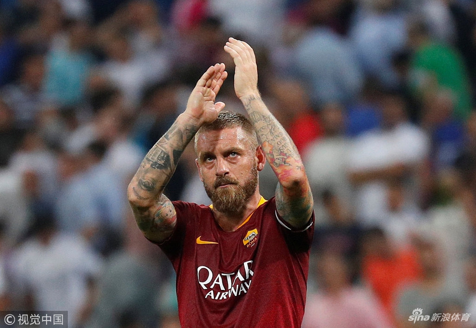 德罗西眼神落寞