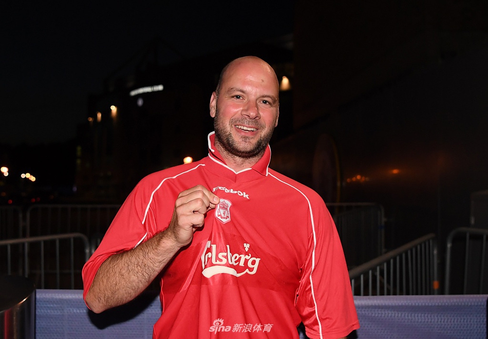 终于等到30年后的这一天！利物浦彻底疯狂