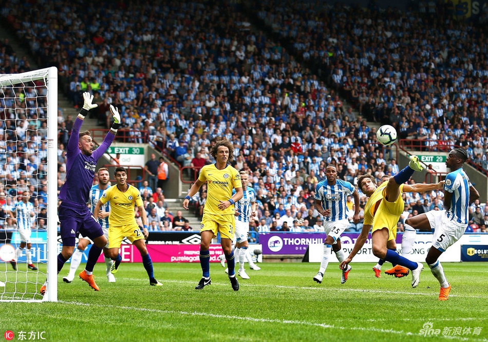 阿隆索侧身凌空