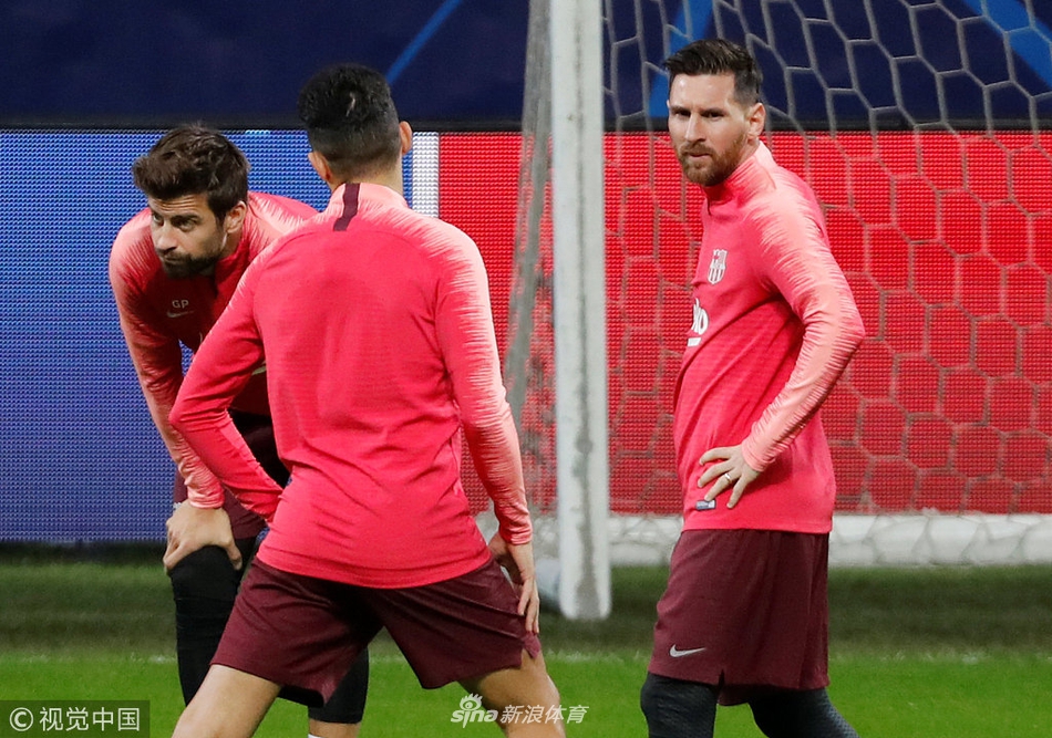 巴萨对国米赛前梅西随队备战