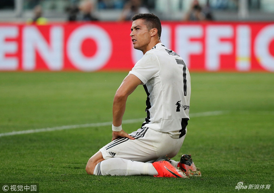 “总裁”郁闷跪地