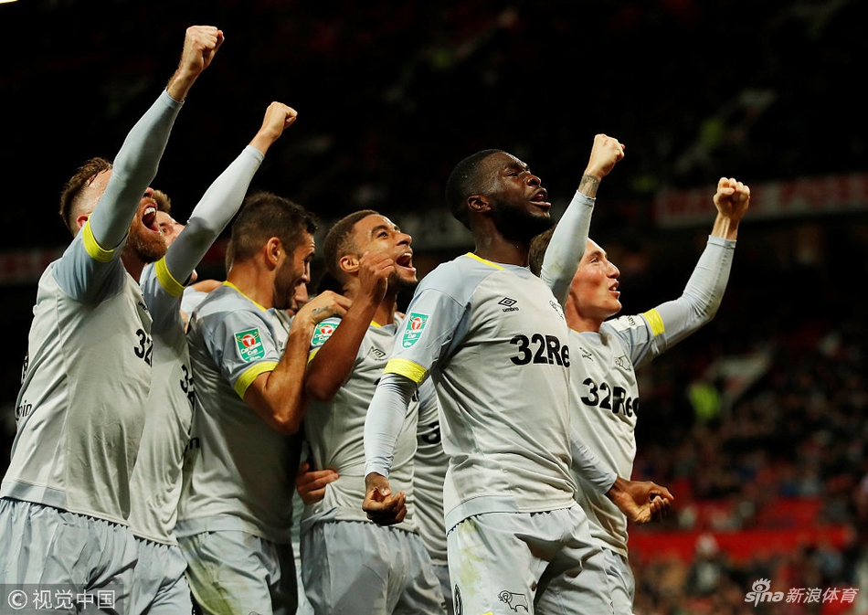 德比郡众将感谢球迷