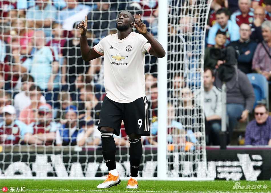 小魔兽指天庆祝