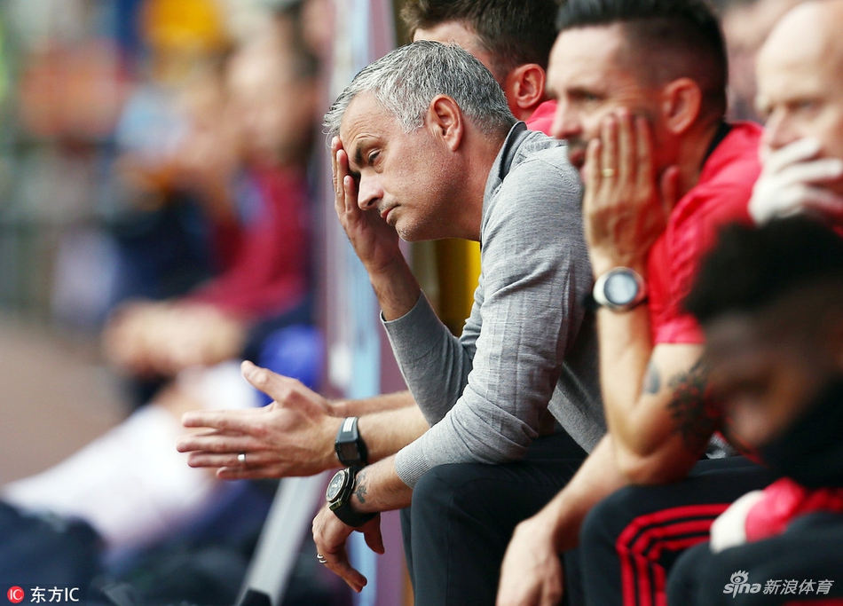 穆里尼奥略显无奈