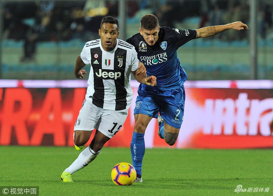 桑德罗突破防守