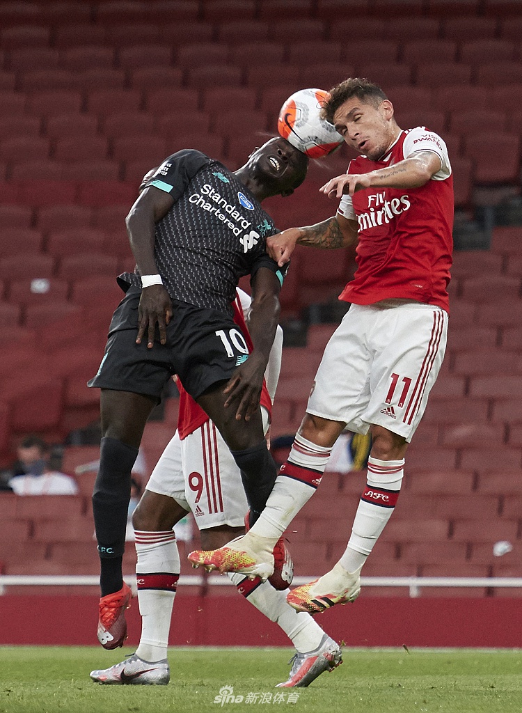 [英超]阿森纳2-1利物浦 拉卡泽特传射