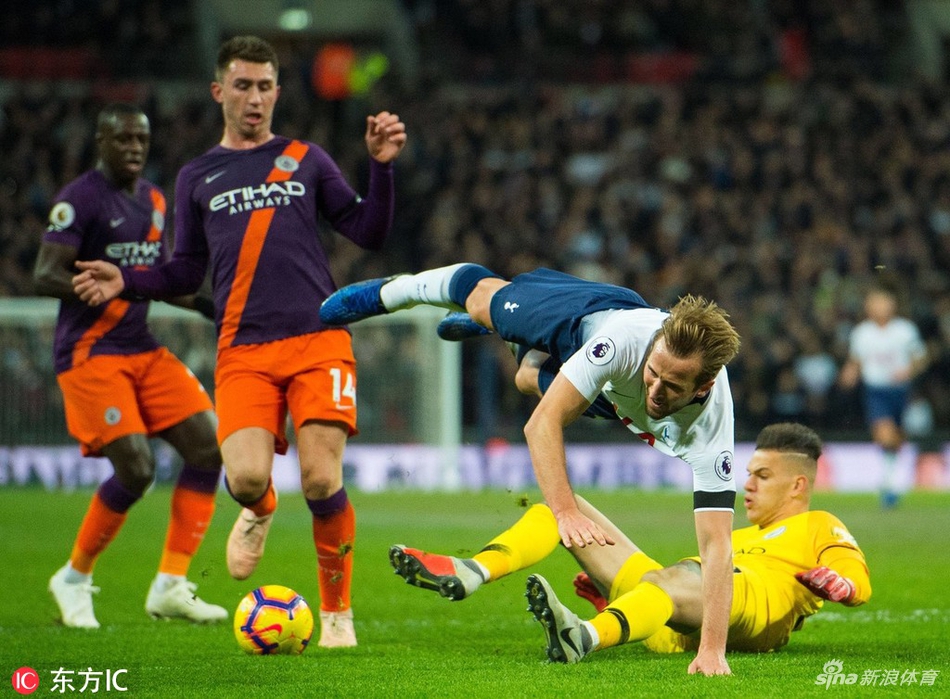 埃德森出击拦截凯恩