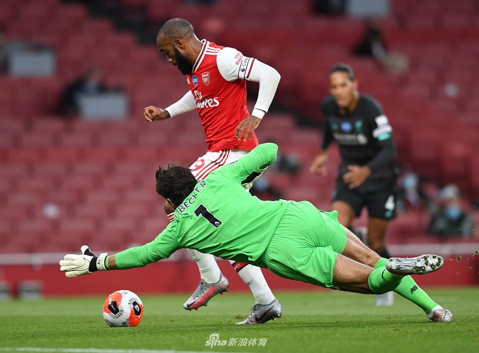 [英超]阿森纳2-1利物浦 拉卡泽特传射