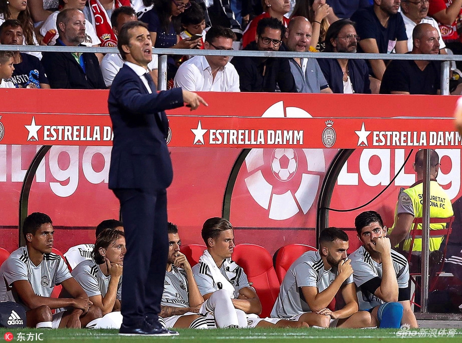 洛佩特吉场边指挥