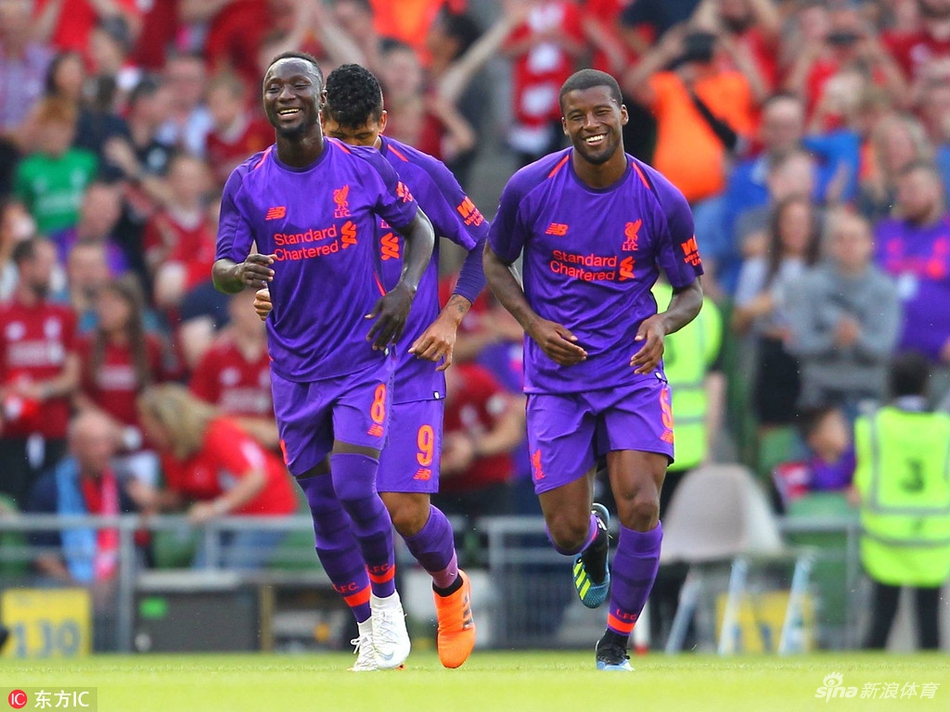 凯塔与队友热身