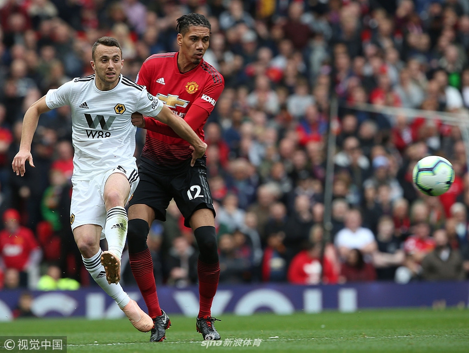 斯莫林贴身盯防