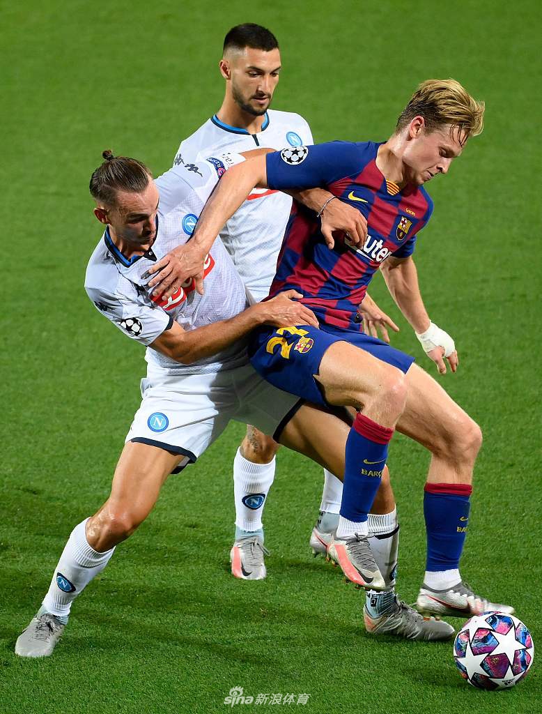 [欧冠]巴萨3-1那不勒斯 梅西天神下凡