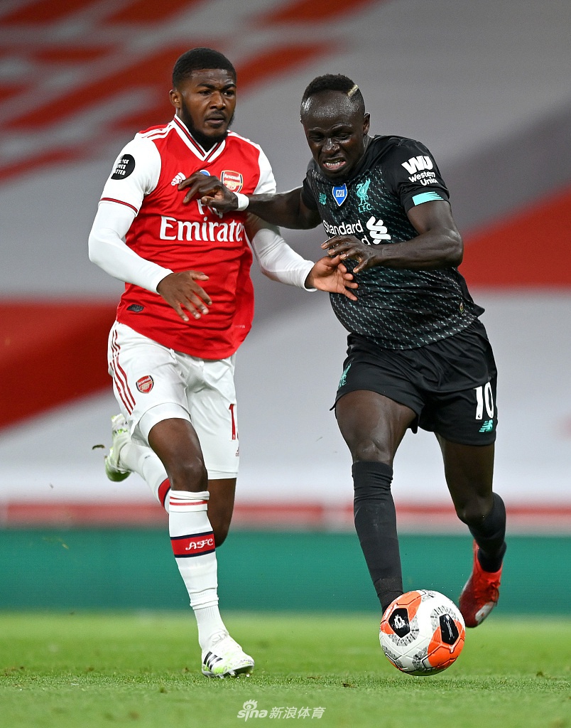 [英超]阿森纳2-1利物浦 拉卡泽特传射