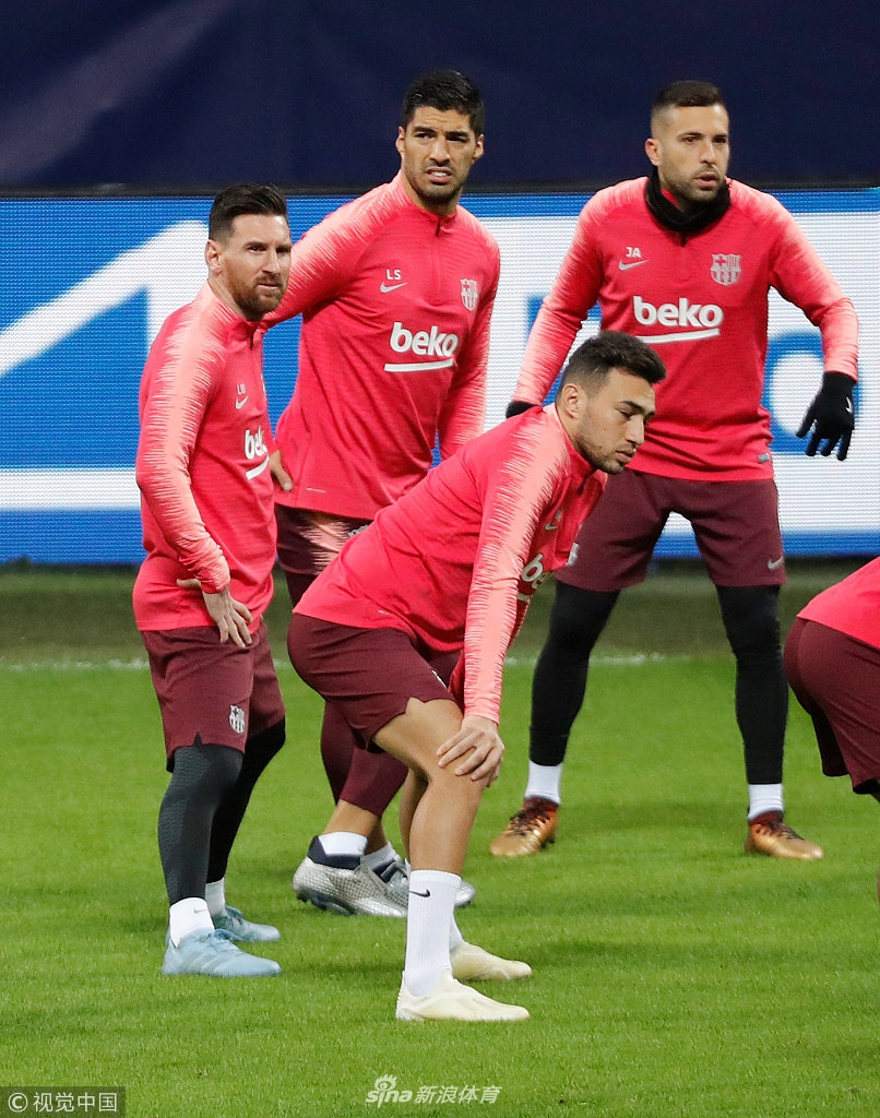 巴萨对国米赛前梅西随队备战