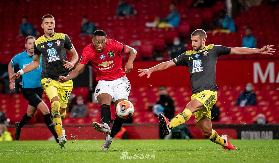 [英超]压哨丢球！曼联2-2南安普敦