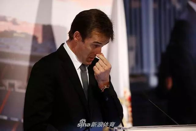 亮相伯纳乌中途感动落泪