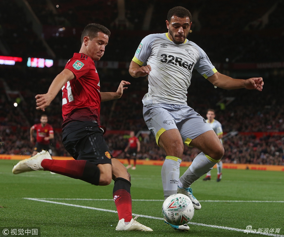 埃雷拉右路传中