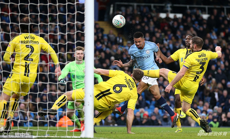 热苏斯头槌破门