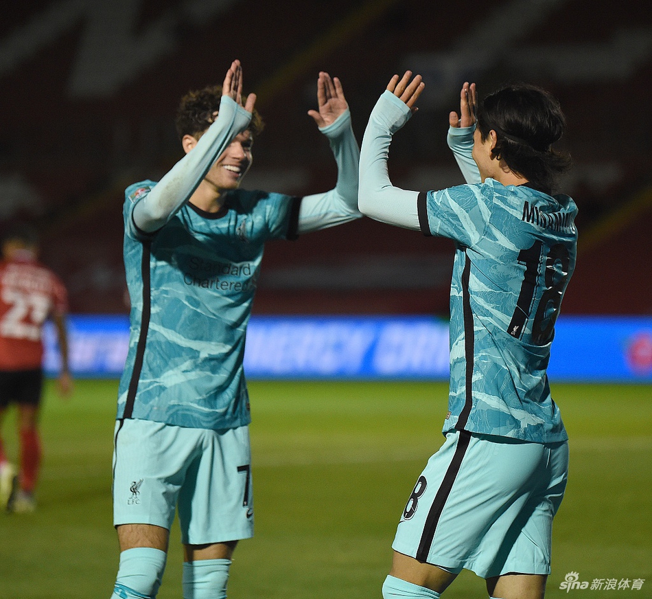 [联赛杯]利物浦7-2林肯城 南野拓实双响