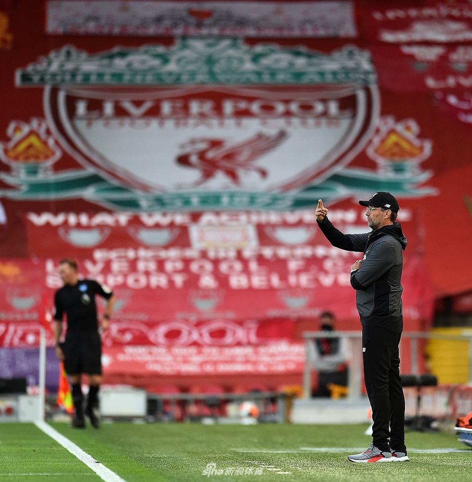 [英超]利物浦5-3切尔西 红军主场夺冠庆祝