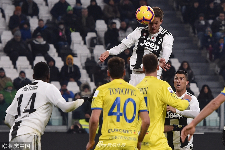 鲁加尼强力头球建功