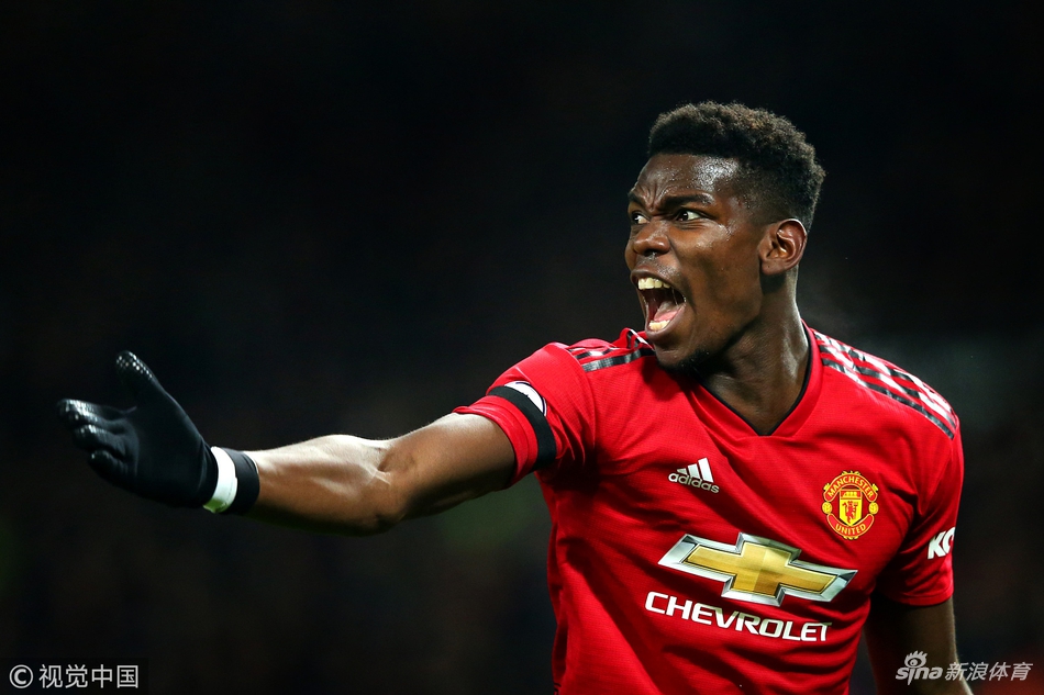 博格巴大声指挥队友