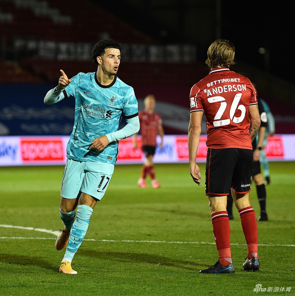 [联赛杯]利物浦7-2林肯城 南野拓实双响