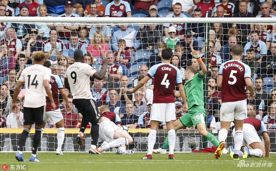 卢卡库捡漏首开纪录