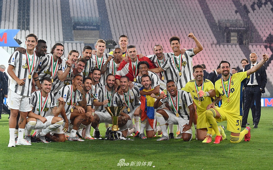 [意甲]尤文1-3罗马 主场捧杯狂欢