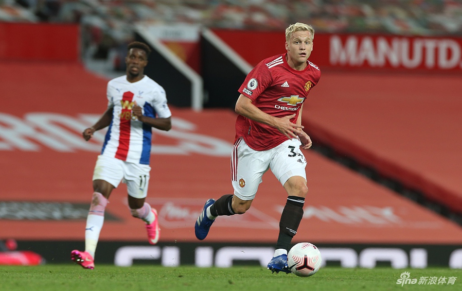 [英超]曼联1-3水晶宫 新援首秀进球