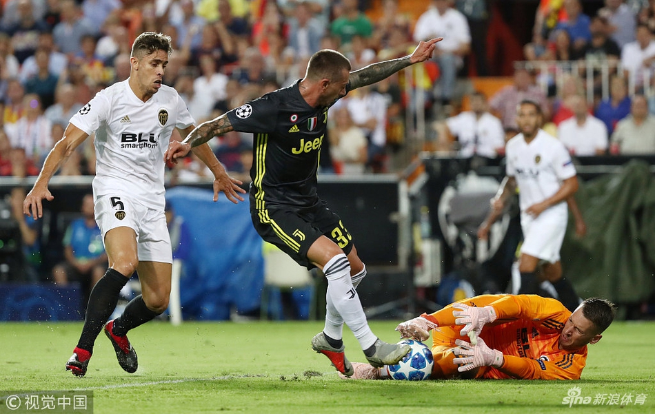 贝尔纳代斯基射门被阻