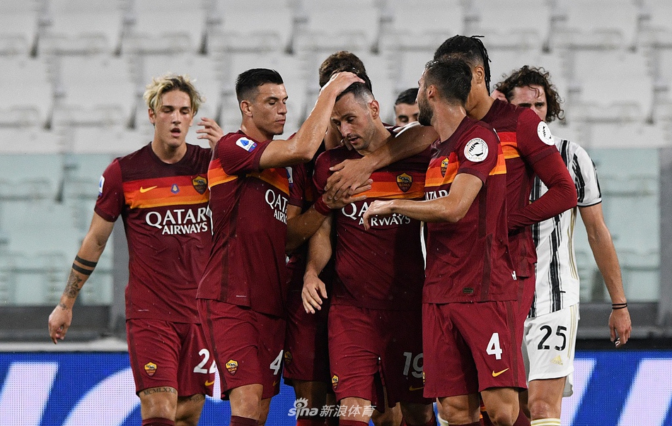 [意甲]尤文1-3罗马 主场捧杯狂欢