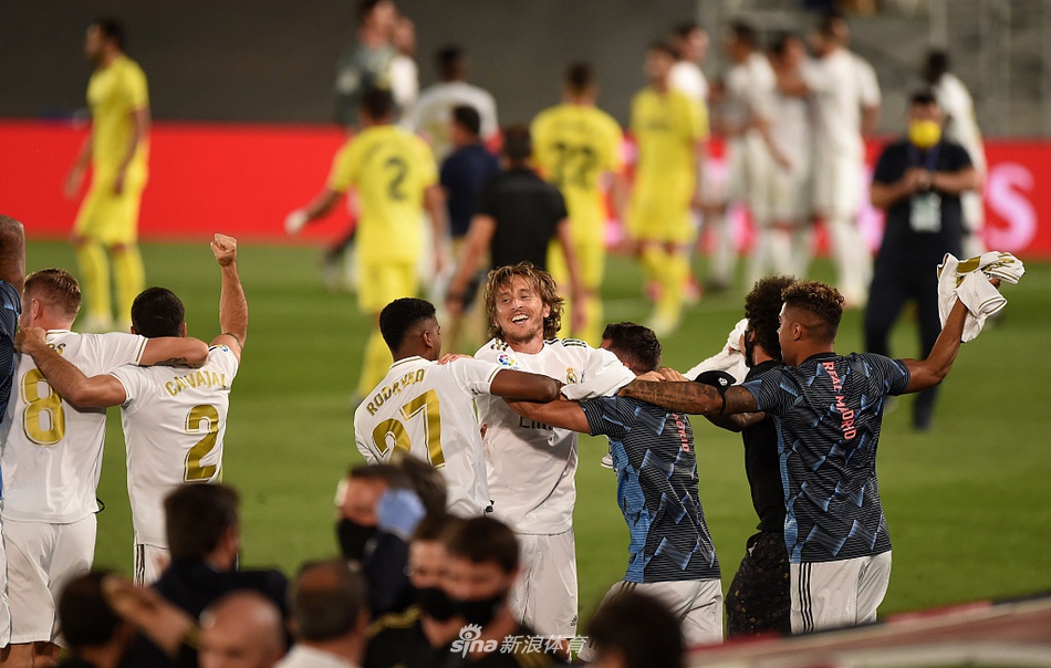 [西甲]皇马2-1比利亚雷亚尔 豪取10连胜夺冠