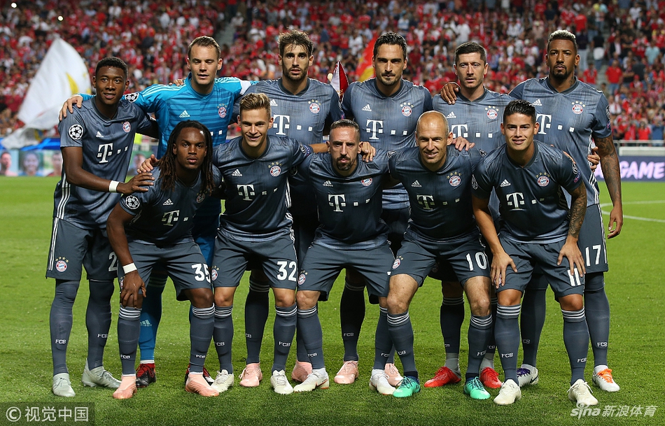 拜仁赛前全家福