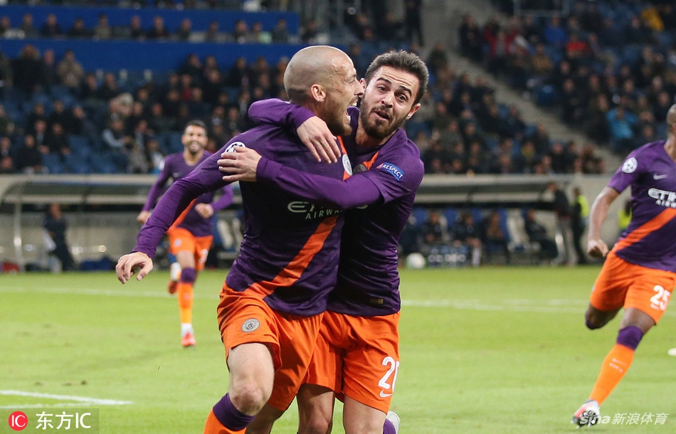 席尔瓦拥抱席尔瓦