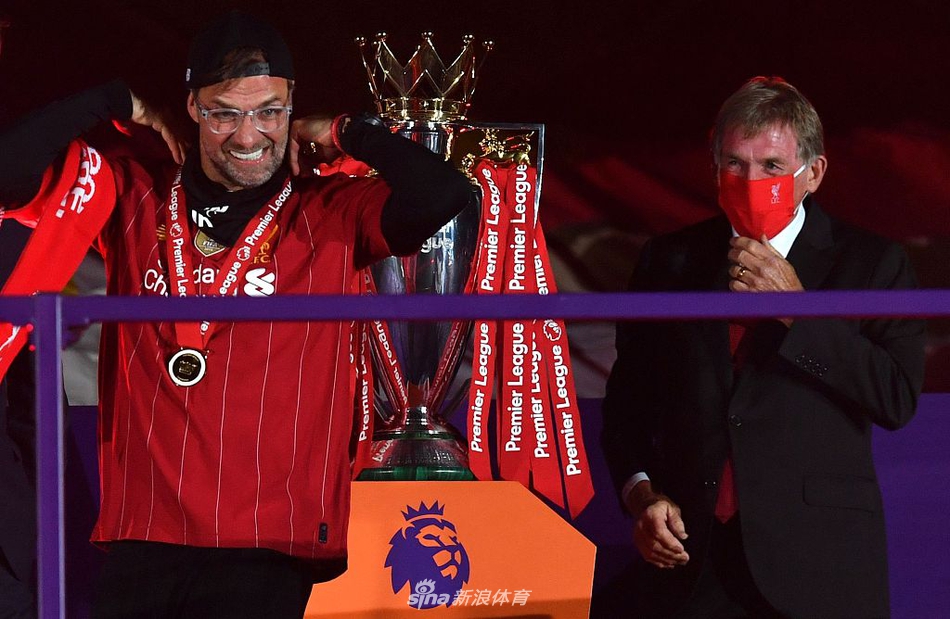 [英超]利物浦5-3切尔西 红军主场夺冠庆祝